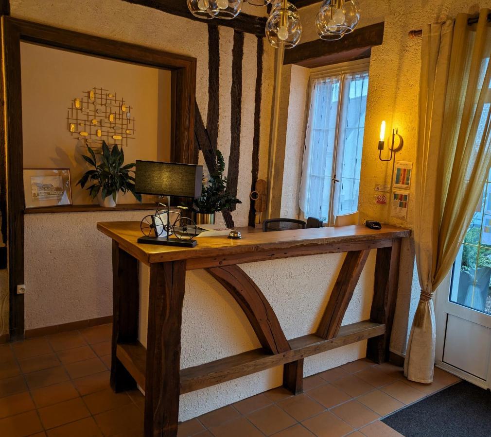 Logis Hotel Le Saint Florent Mont-près-Chambord 외부 사진