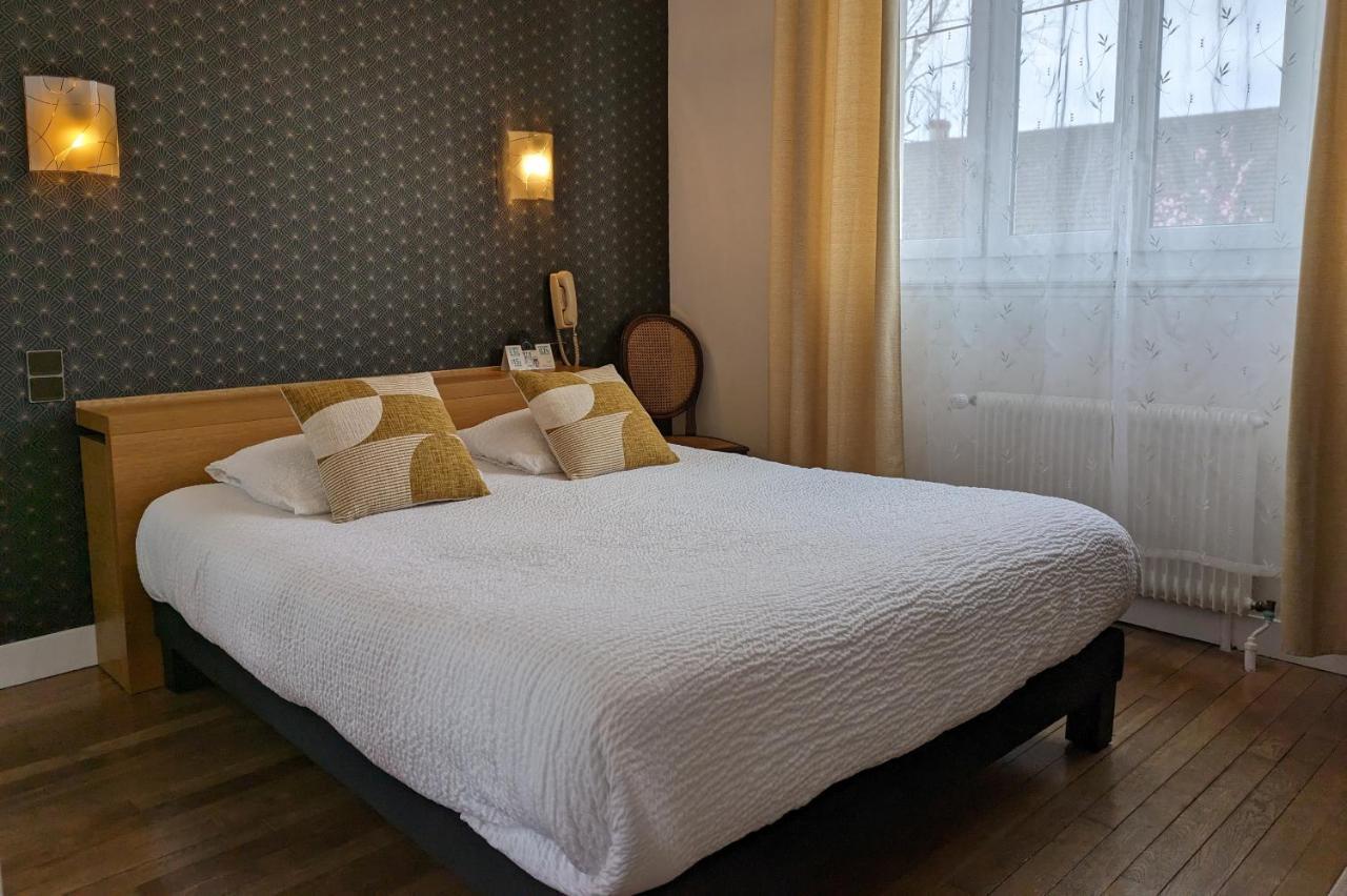 Logis Hotel Le Saint Florent Mont-près-Chambord 외부 사진