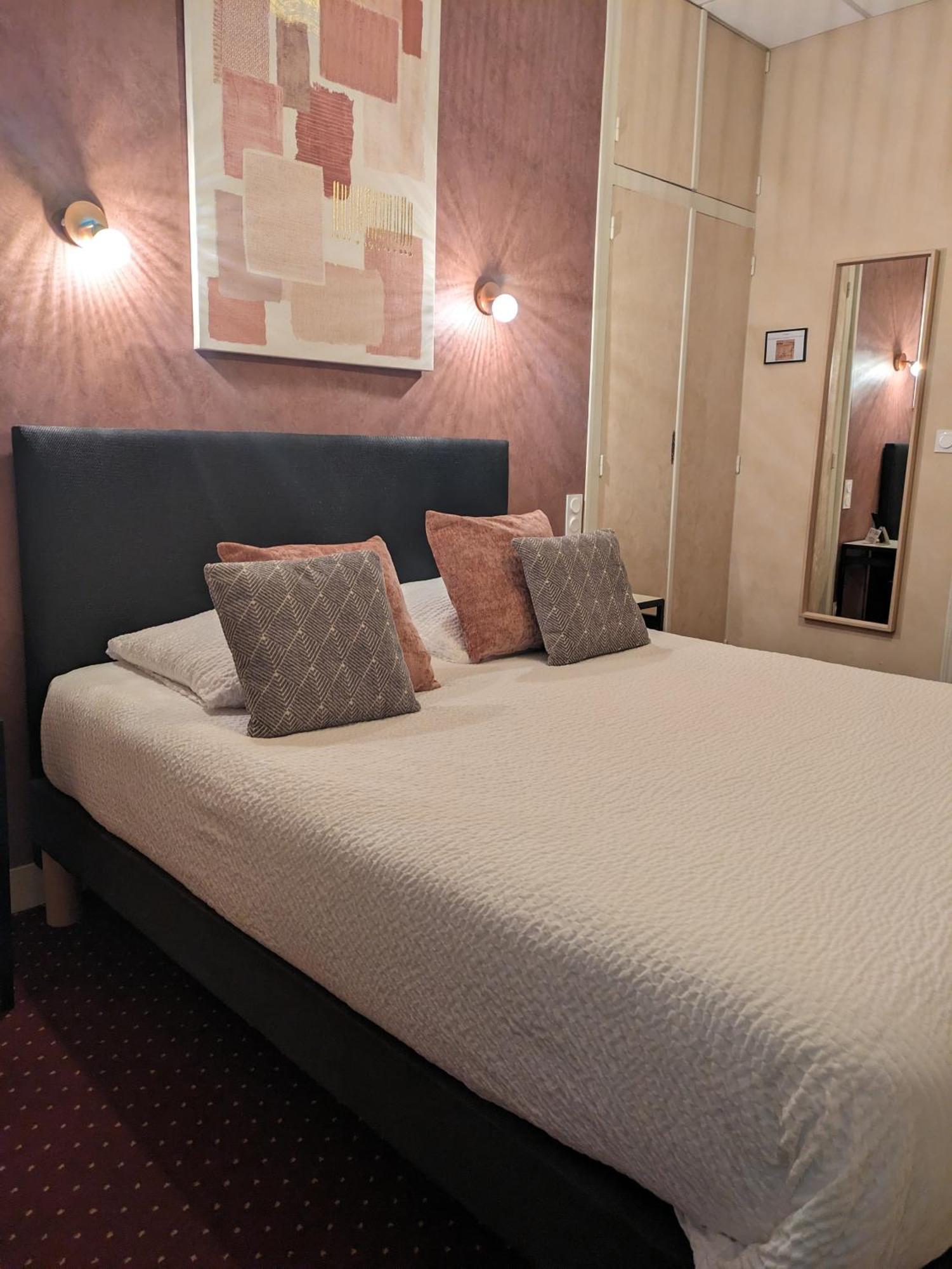 Logis Hotel Le Saint Florent Mont-près-Chambord 외부 사진