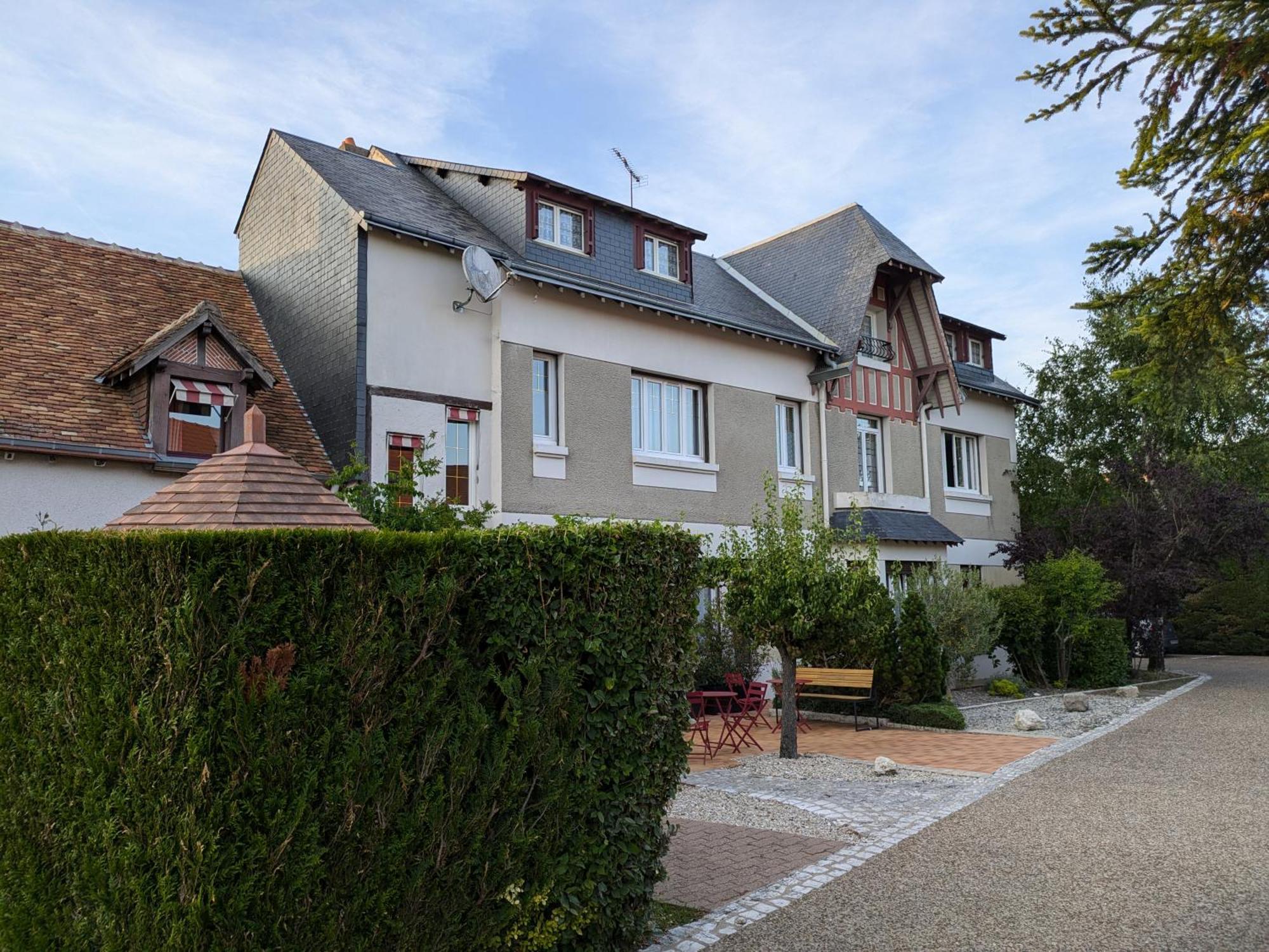 Logis Hotel Le Saint Florent Mont-près-Chambord 외부 사진
