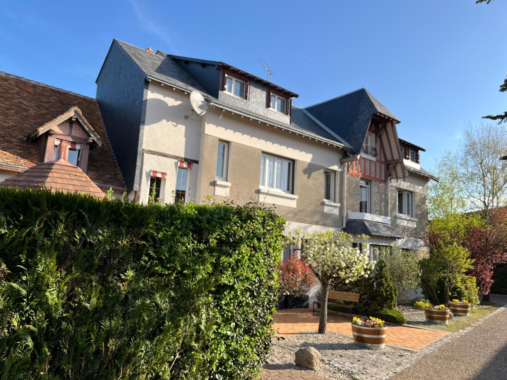 Logis Hotel Le Saint Florent Mont-près-Chambord 외부 사진