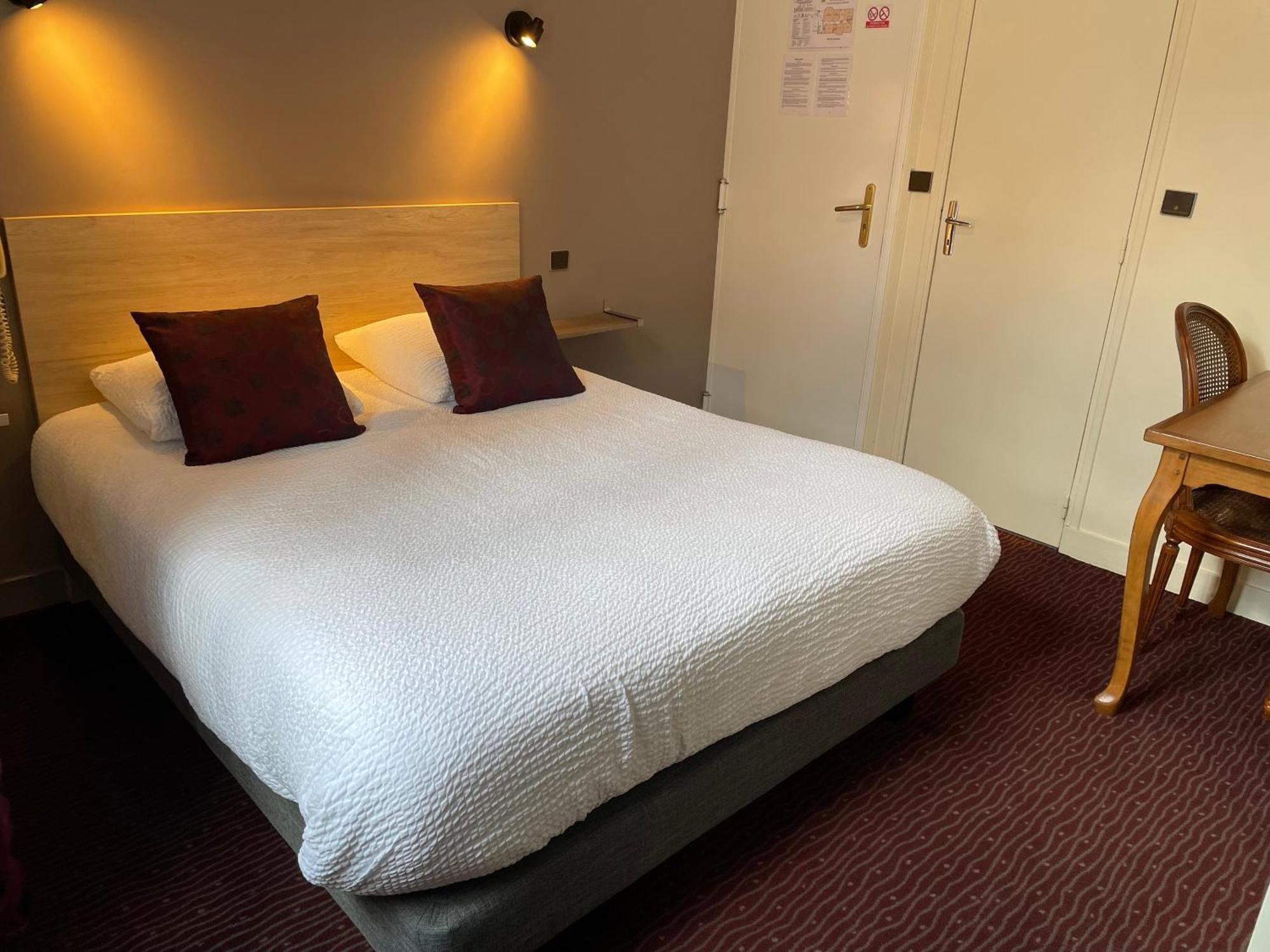 Logis Hotel Le Saint Florent Mont-près-Chambord 외부 사진