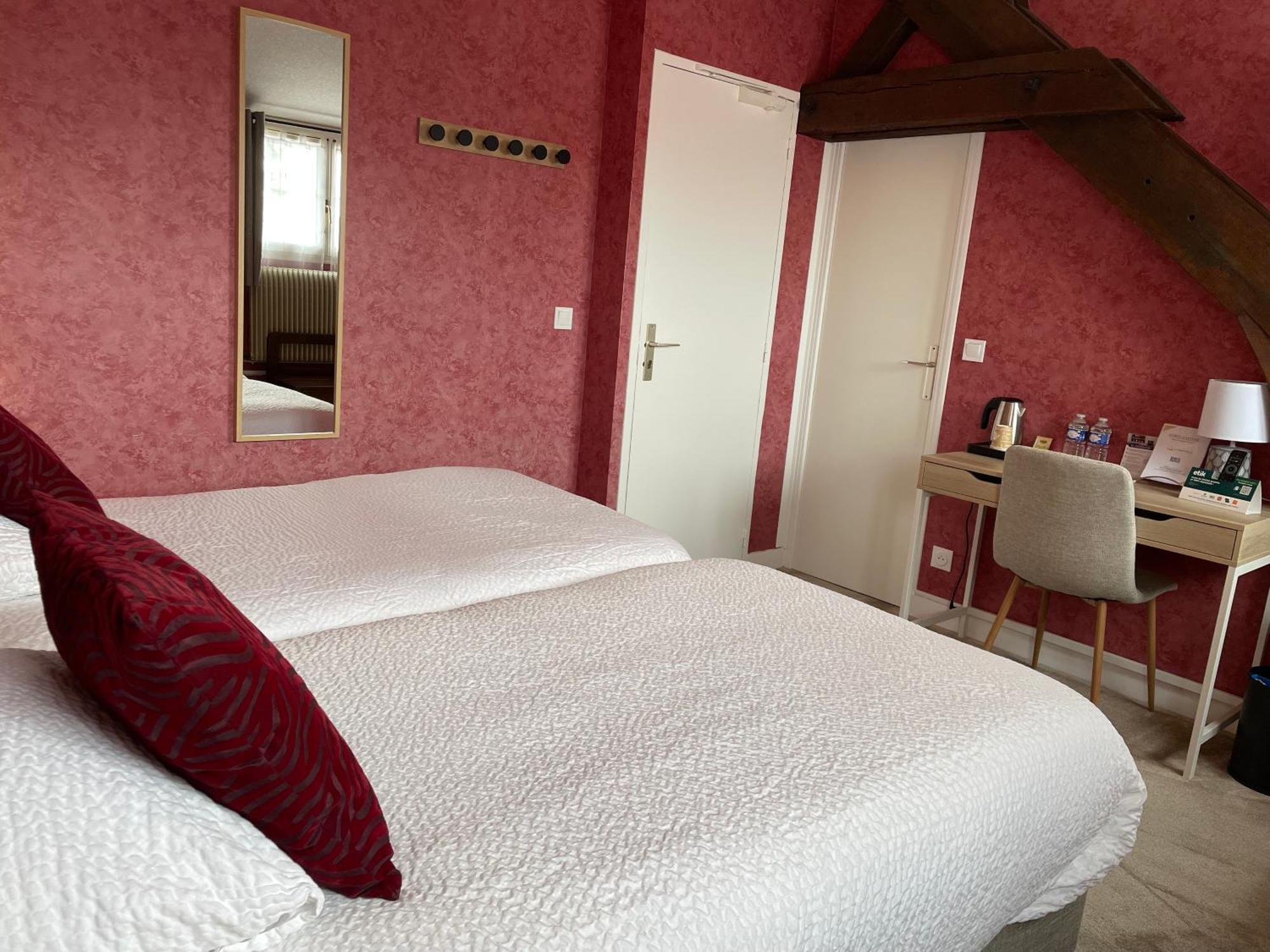 Logis Hotel Le Saint Florent Mont-près-Chambord 외부 사진