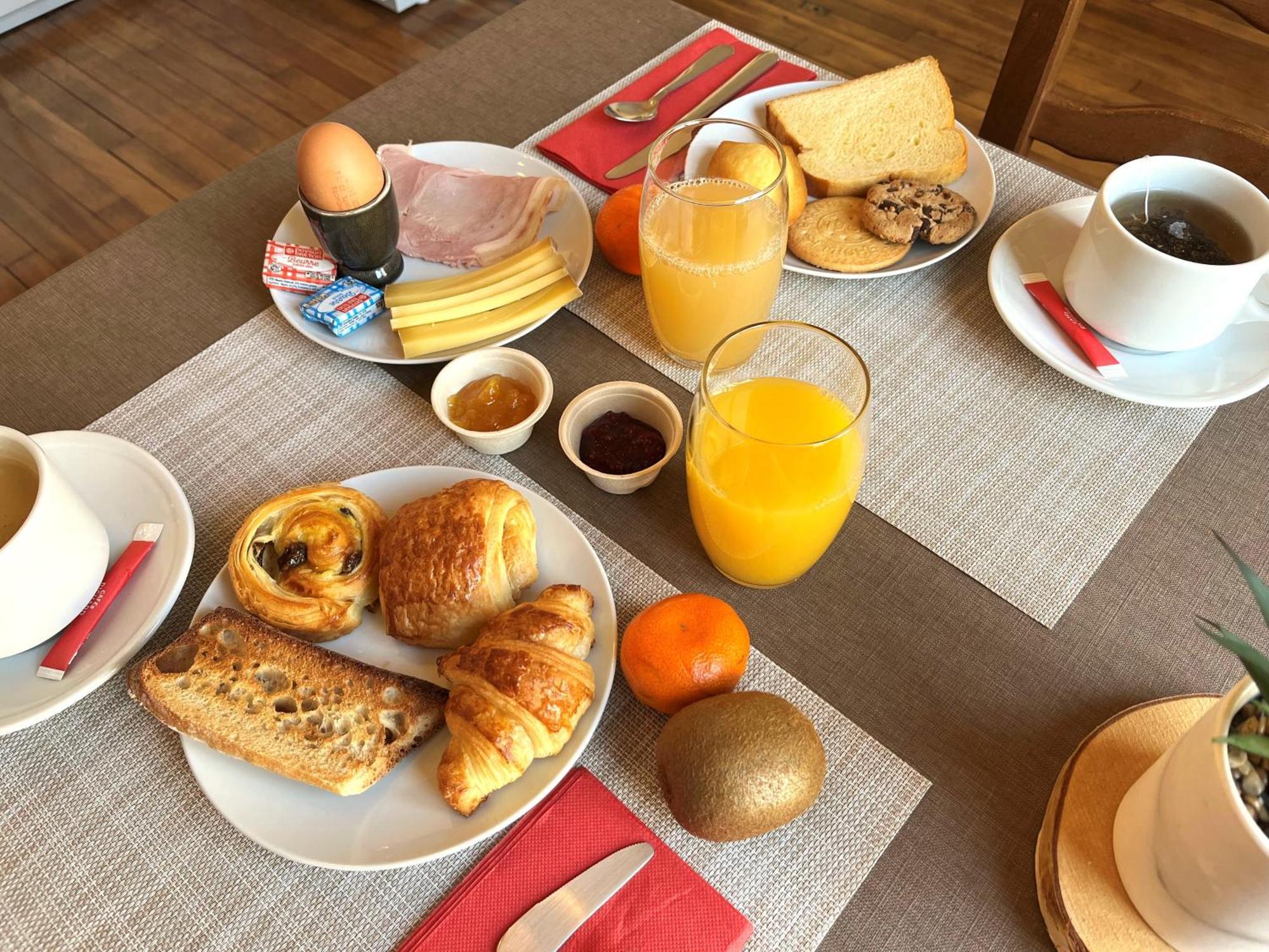 Logis Hotel Le Saint Florent Mont-près-Chambord 외부 사진