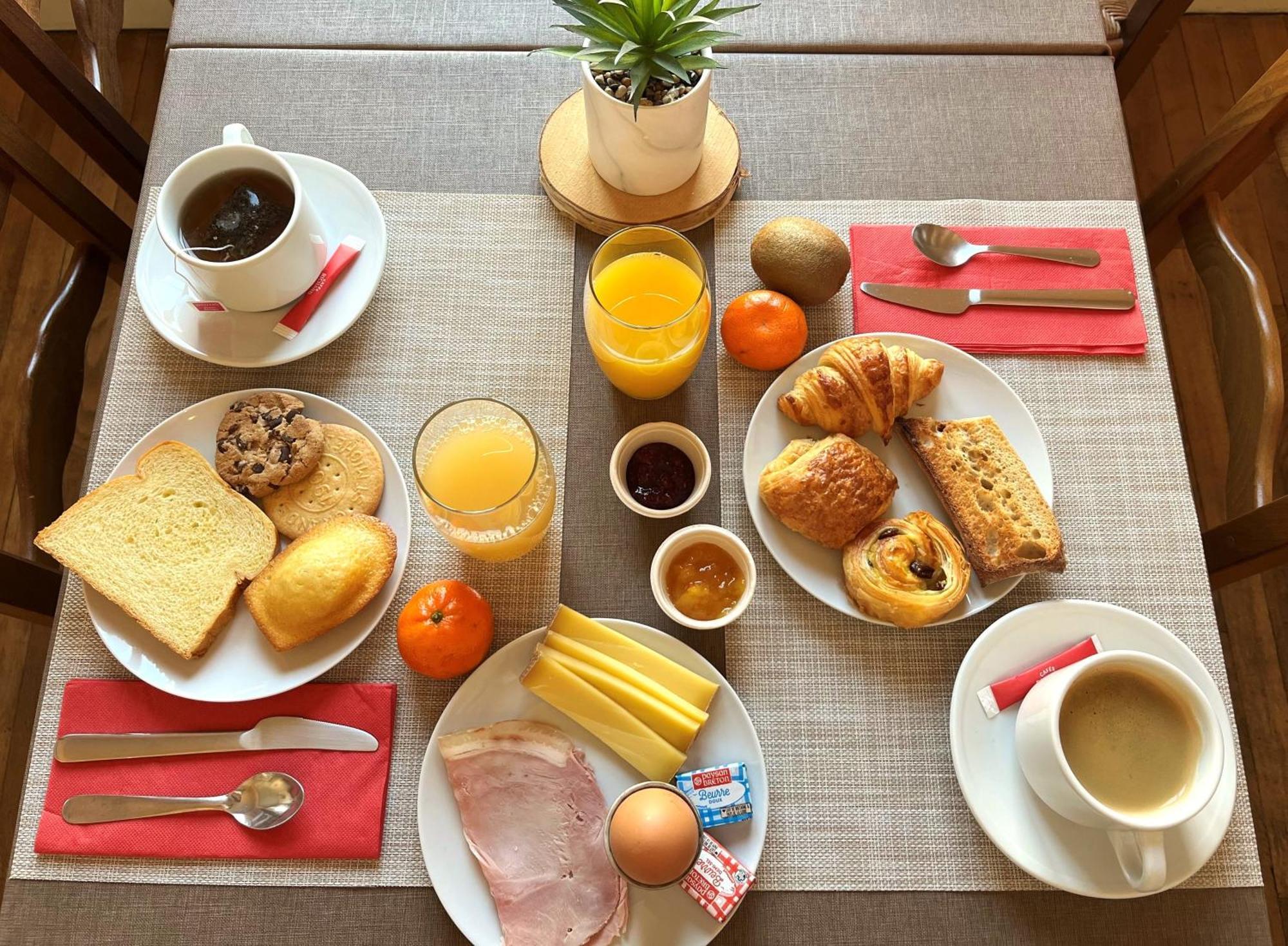 Logis Hotel Le Saint Florent Mont-près-Chambord 외부 사진